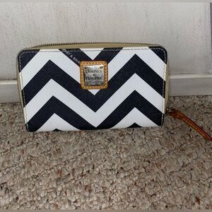 Dooney & Bourke Chevron Zip Wallet
